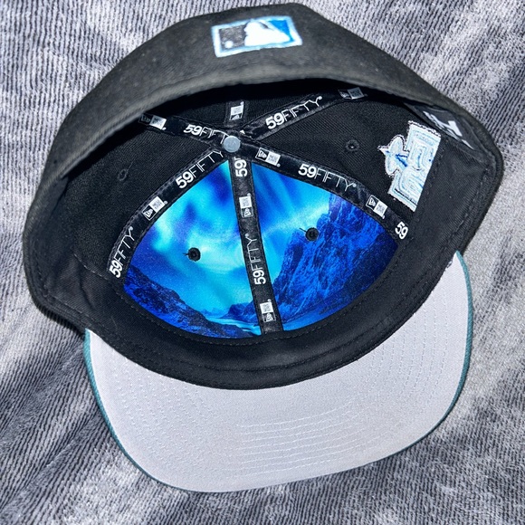 Los Angeles Angels Northern Lights Fitted Hat 7 1/8 - Picture 2 of 2